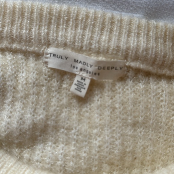 TRULY MADLY DEEPLY los angeles women’s size M sweater. never worn. - Picture 3 of 3